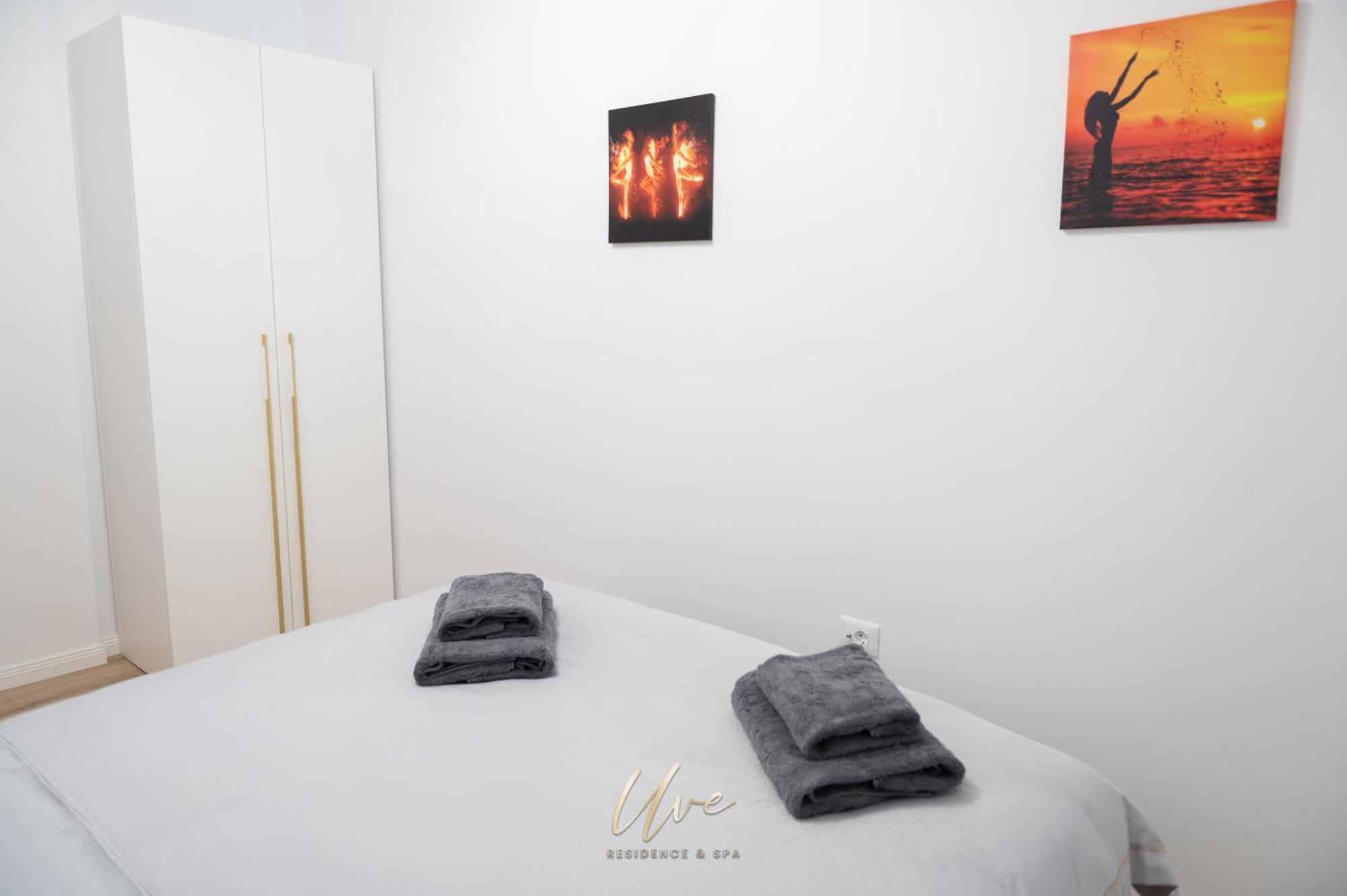 Uve Residence & Spa เปียตราเนียมซ์ ภายนอก รูปภาพ