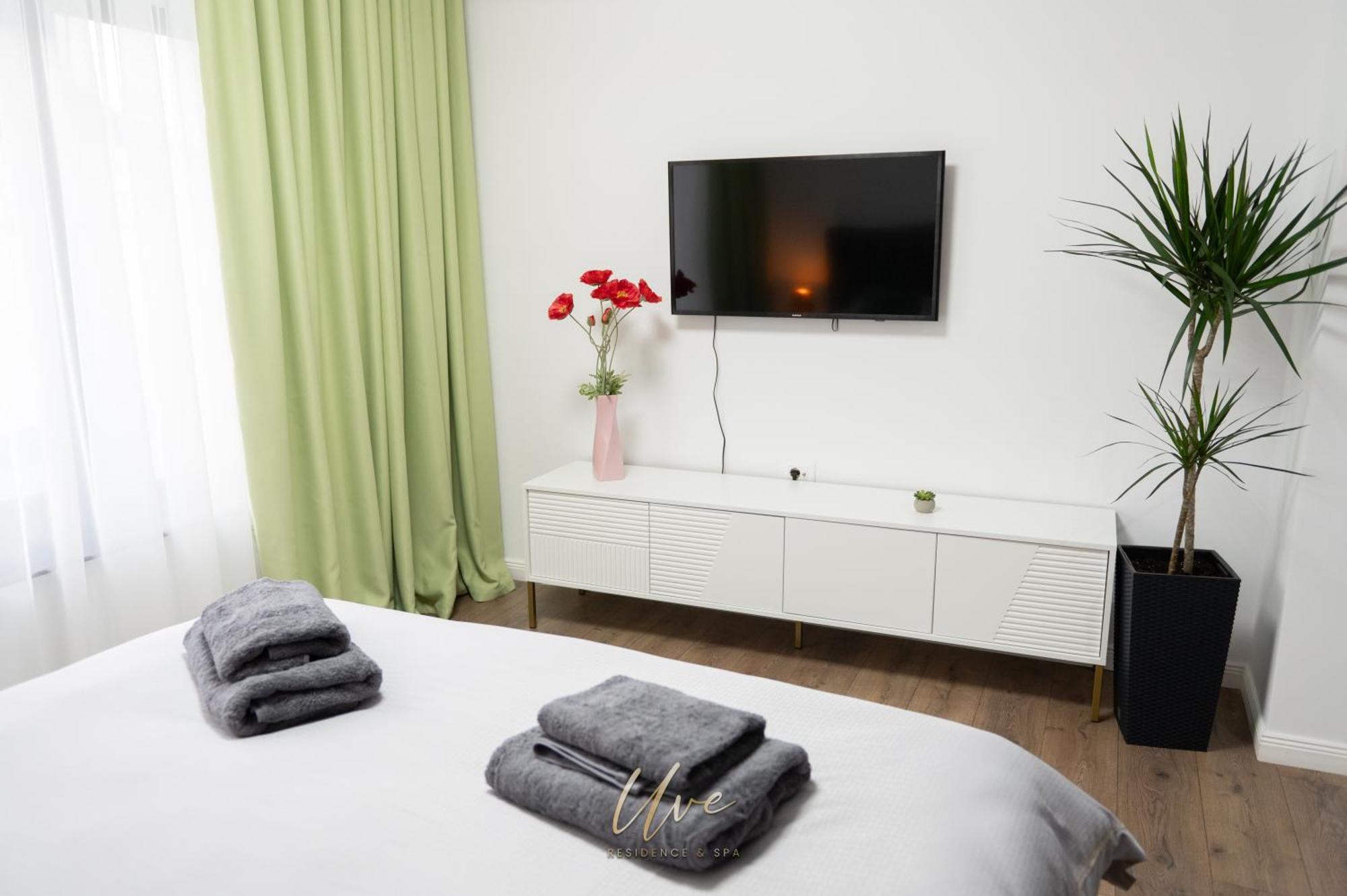 Uve Residence & Spa เปียตราเนียมซ์ ภายนอก รูปภาพ