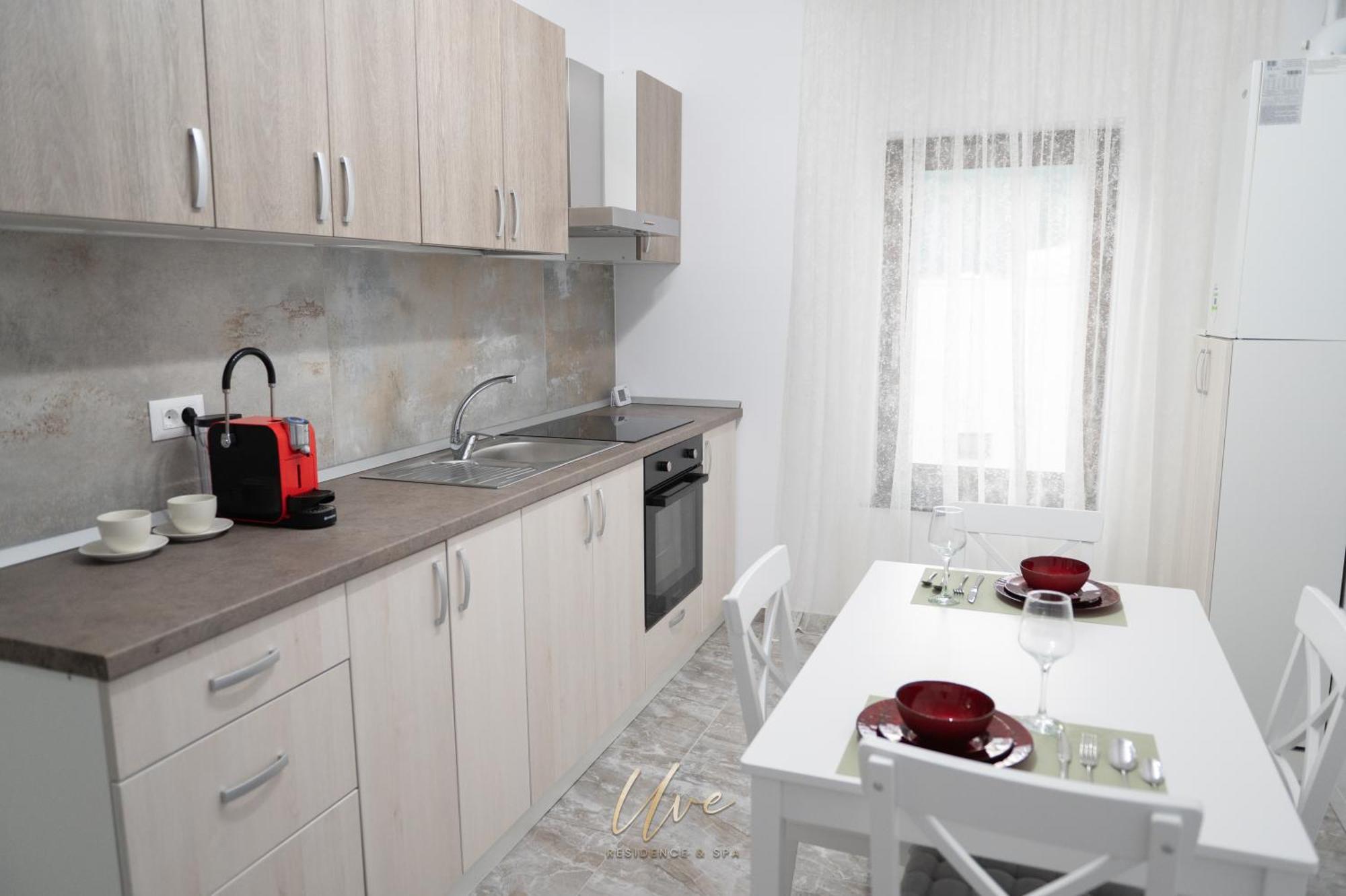 Uve Residence & Spa เปียตราเนียมซ์ ภายนอก รูปภาพ