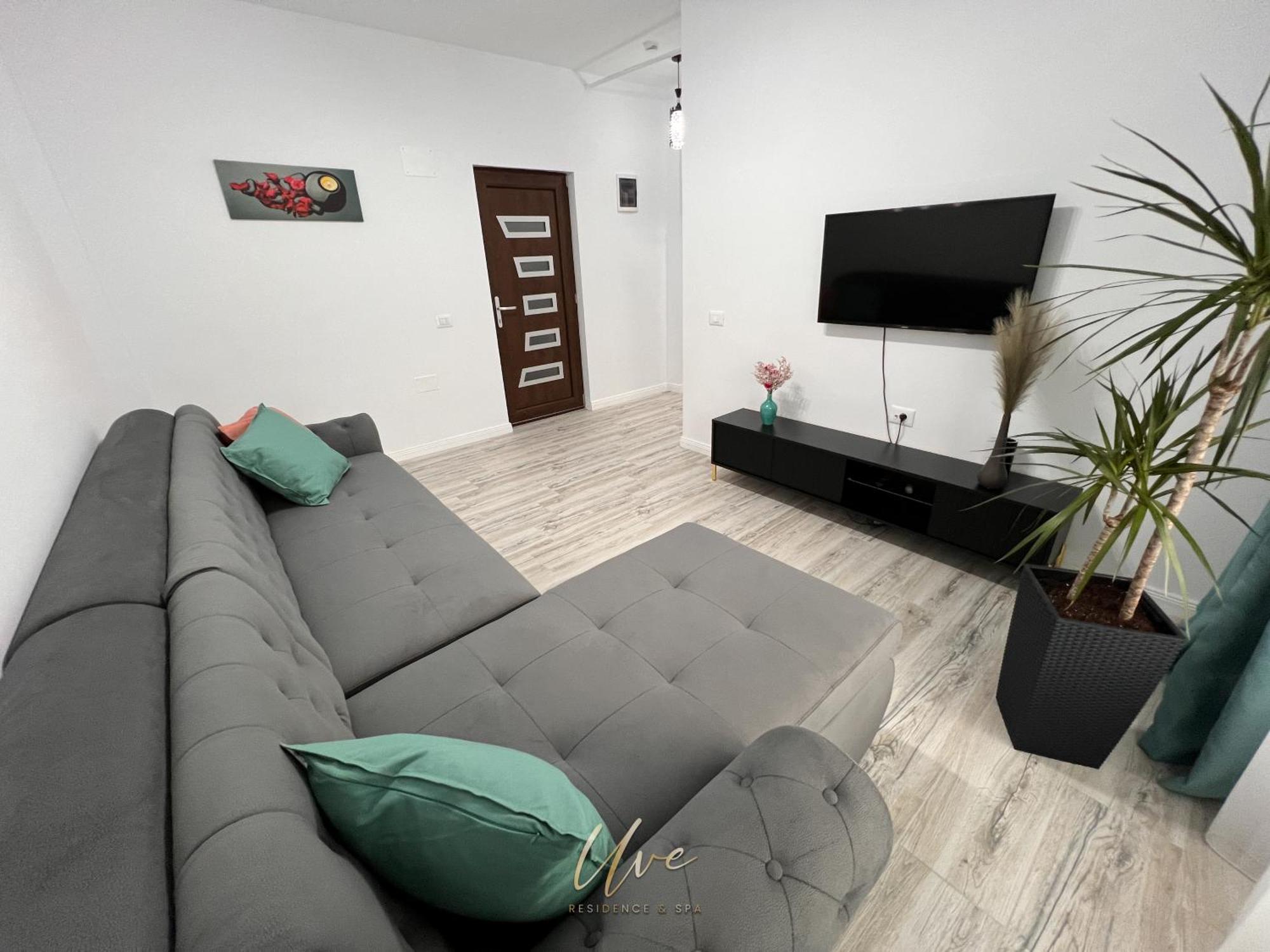 Uve Residence & Spa เปียตราเนียมซ์ ภายนอก รูปภาพ