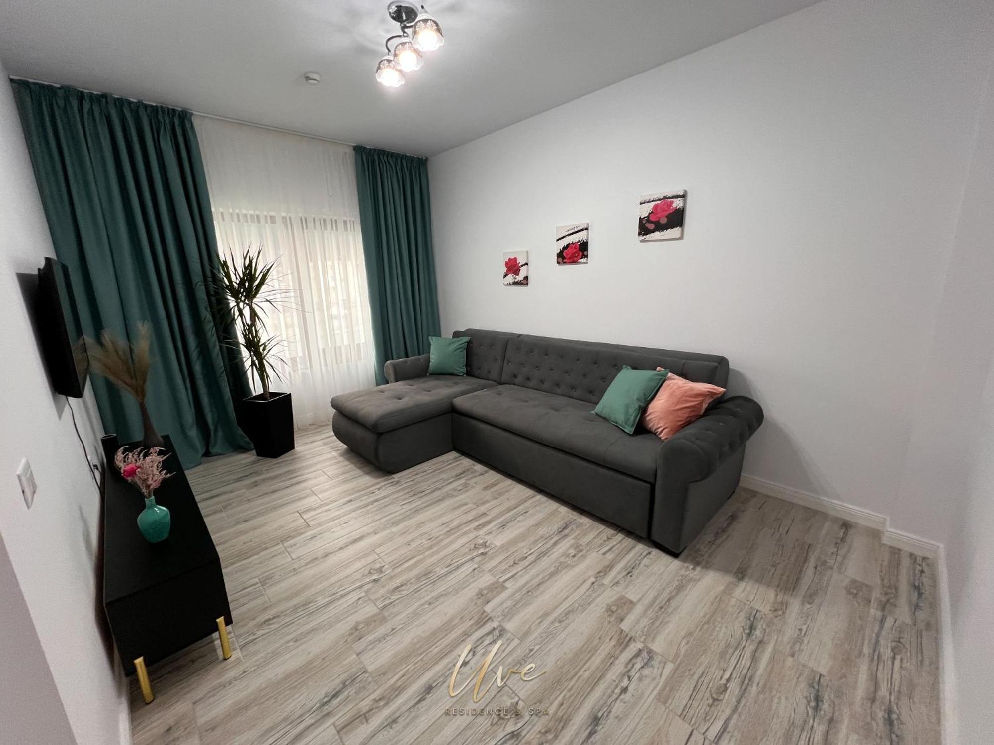 Uve Residence & Spa เปียตราเนียมซ์ ภายนอก รูปภาพ