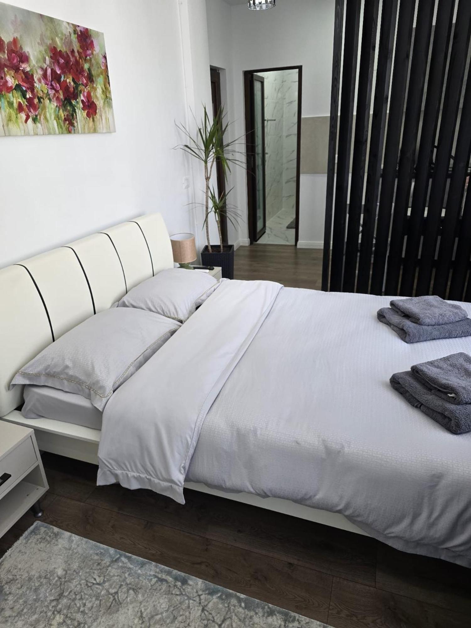 Uve Residence & Spa เปียตราเนียมซ์ ภายนอก รูปภาพ