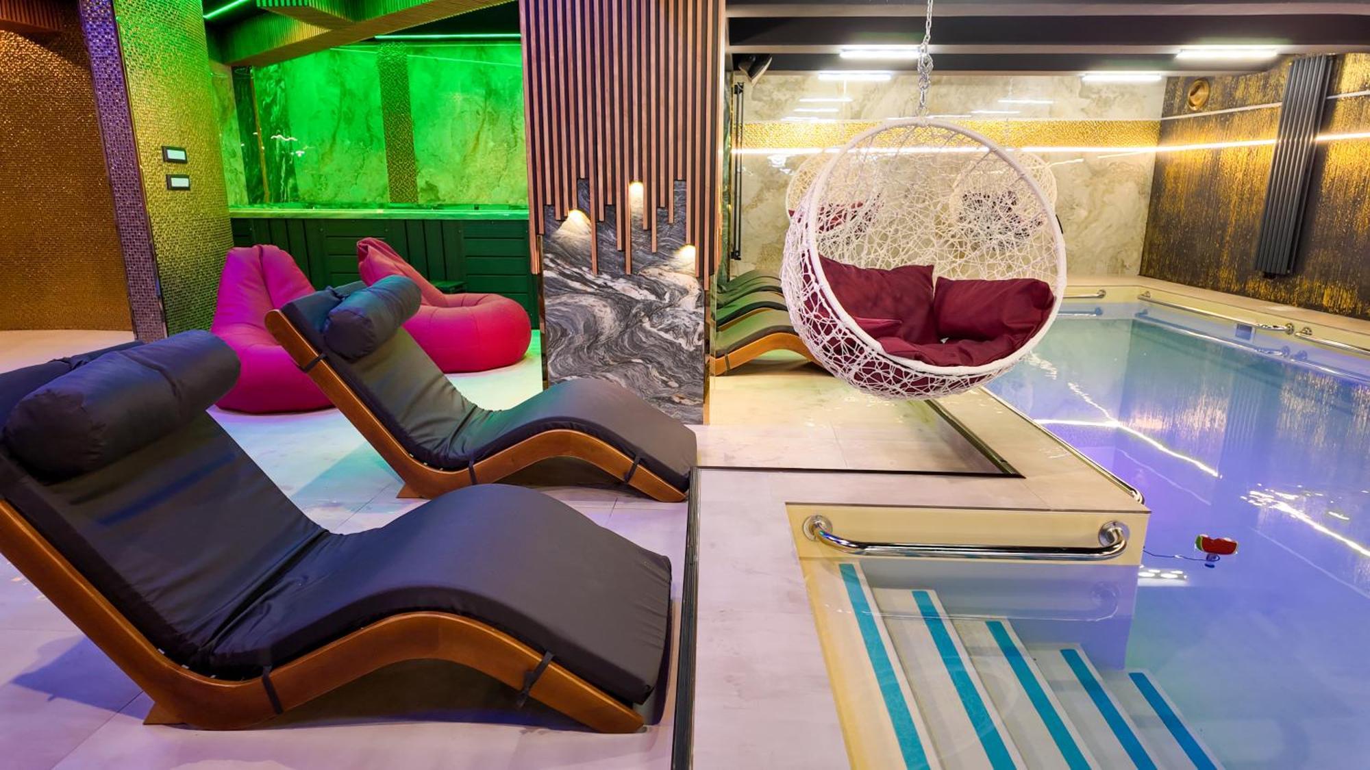 Uve Residence & Spa เปียตราเนียมซ์ ภายนอก รูปภาพ