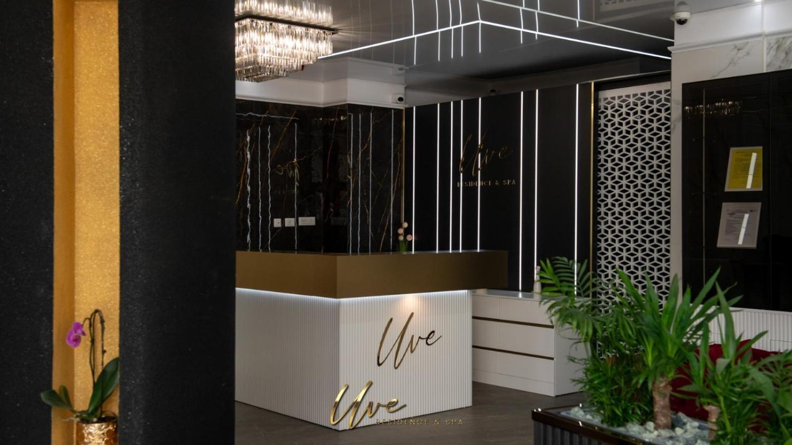 Uve Residence & Spa เปียตราเนียมซ์ ภายนอก รูปภาพ