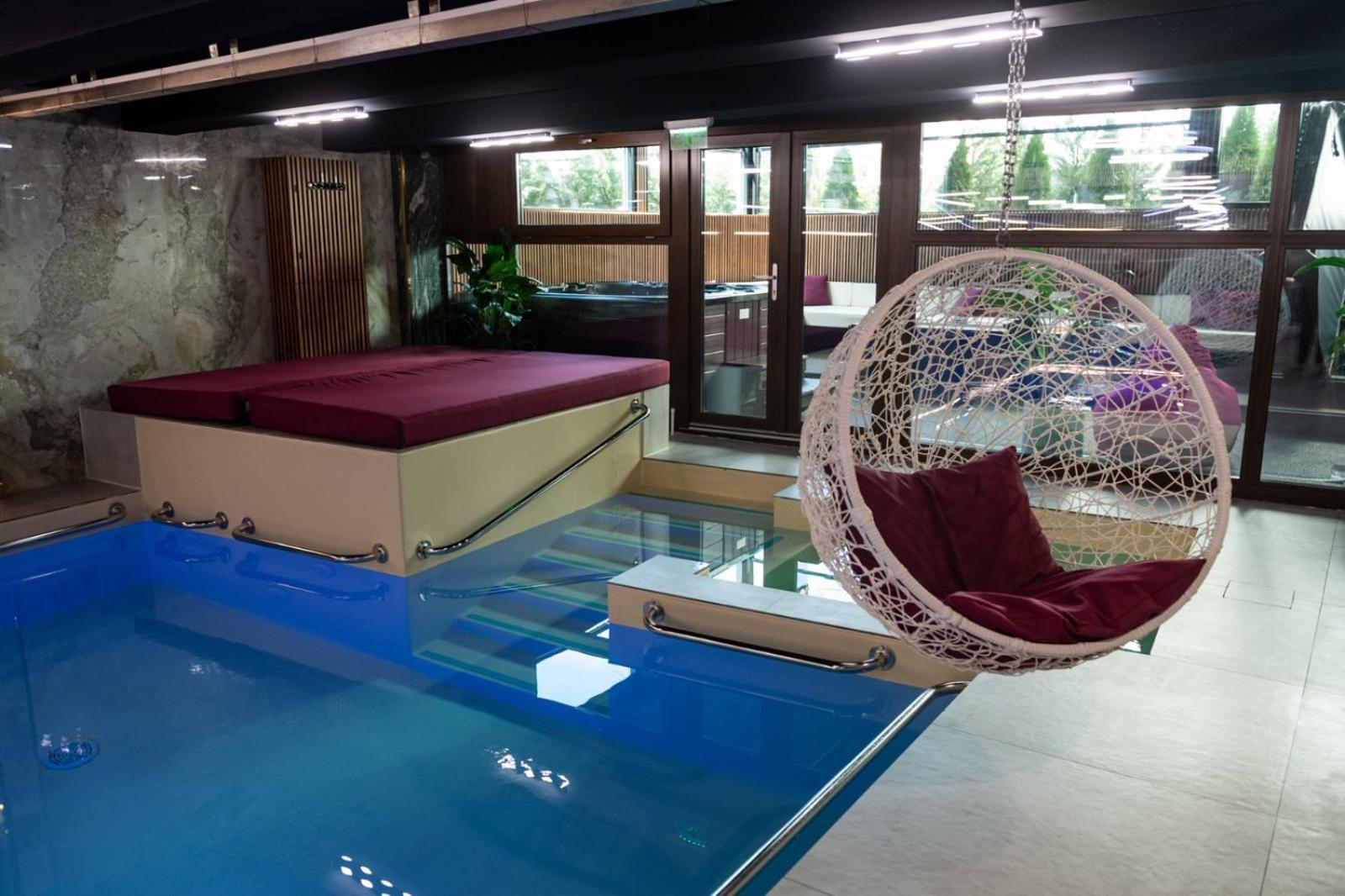 Uve Residence & Spa เปียตราเนียมซ์ ภายนอก รูปภาพ